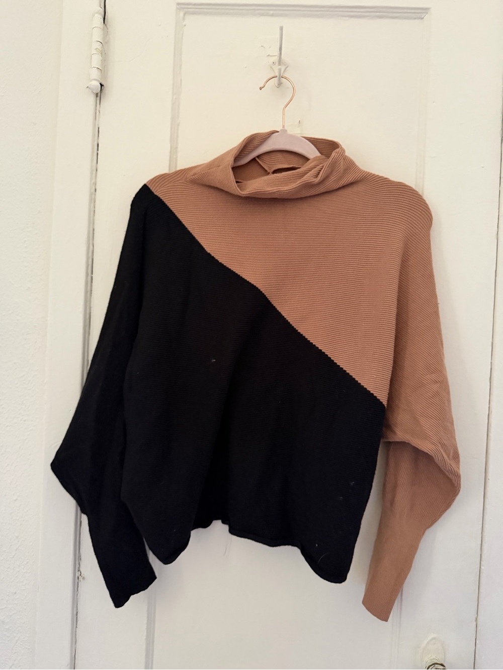 Tahari Black & Tan Diagonal Colorblock Turtleneck Sweater